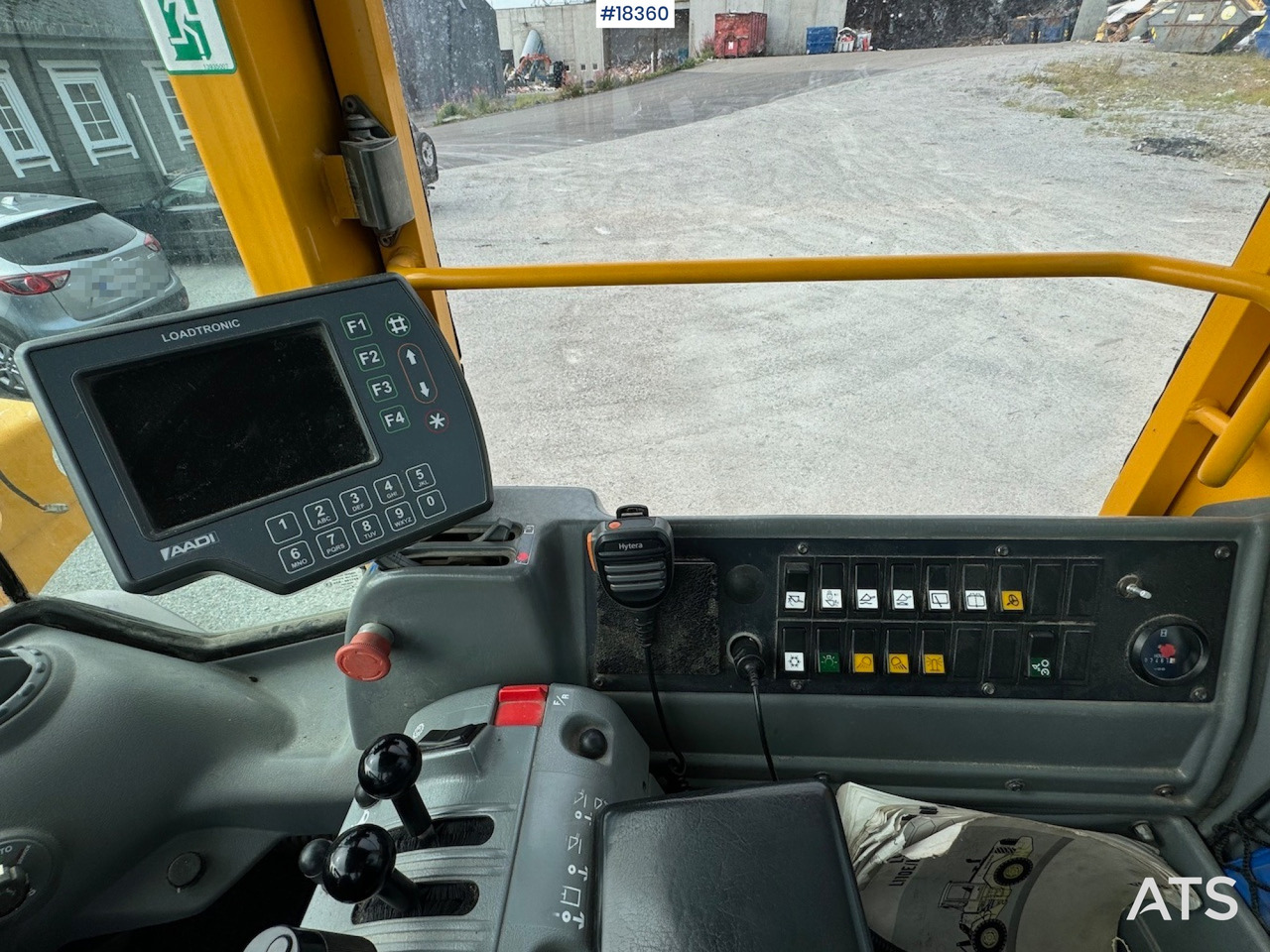 Wheel loader Volvo L90E