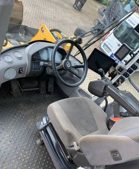 Wheel loader Volvo L 120 H LB