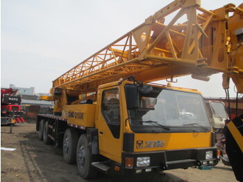 Mobile crane XCMG