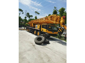 Mobile crane XCMG