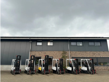 Electric forklift Hyster J1.8XN MWB 1.8 ton Triplex Freelift Sideshift Positioner Elektra Heftruck Accu 2023