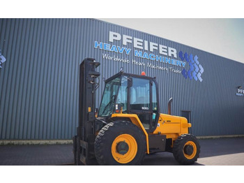 Rough terrain forklift JCB