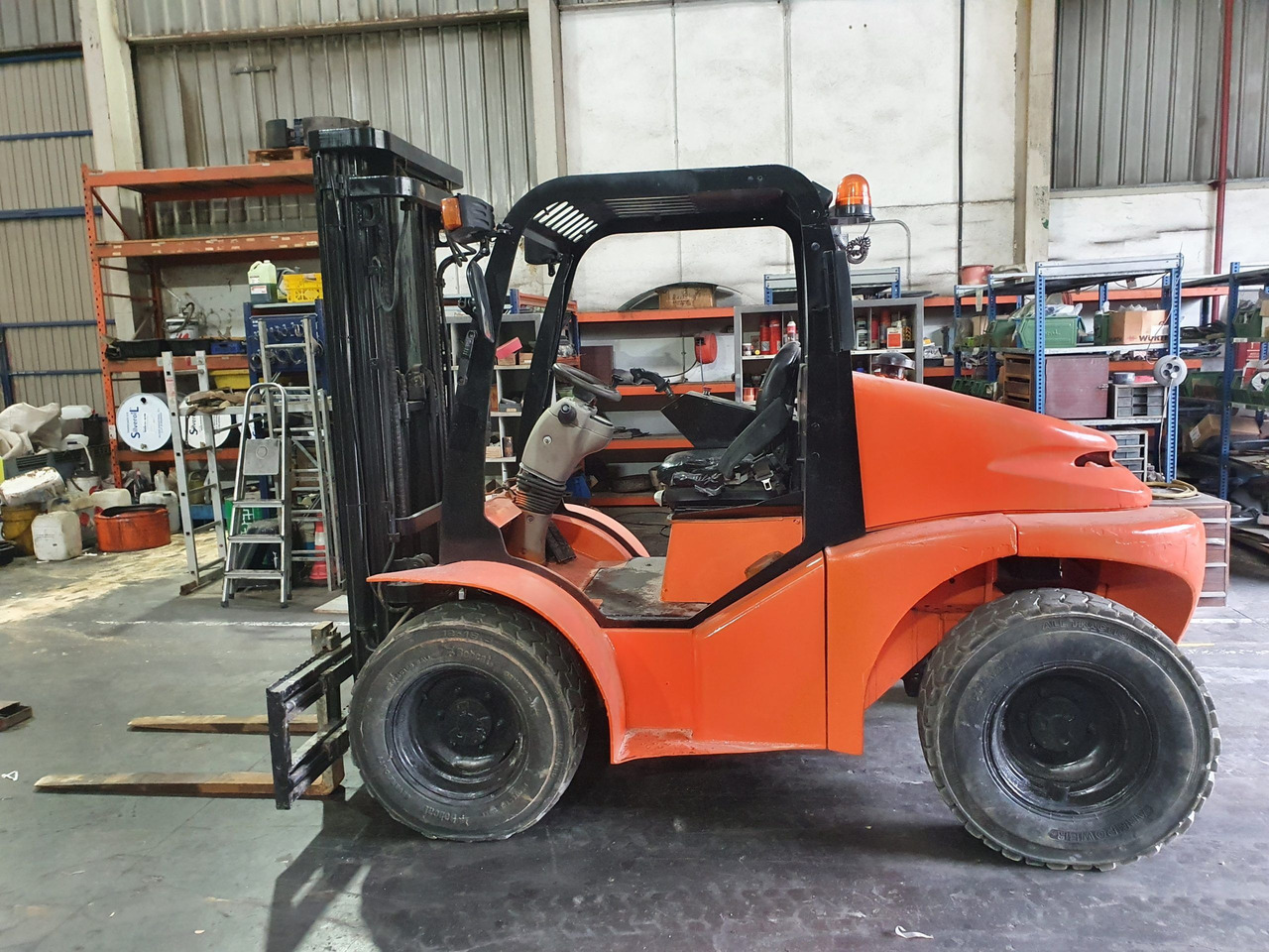 Rough terrain forklift CARRETILLA TODOTERRENO MAST H25DA