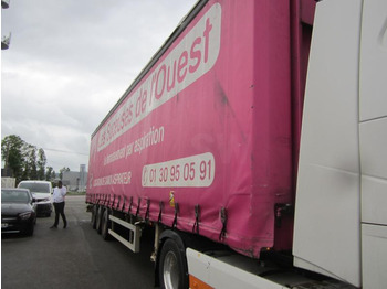 Curtainsider semi-trailer Fruehauf 