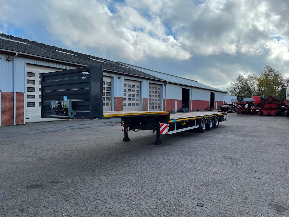 Low loader semi-trailer Kässbohrer: picture 3