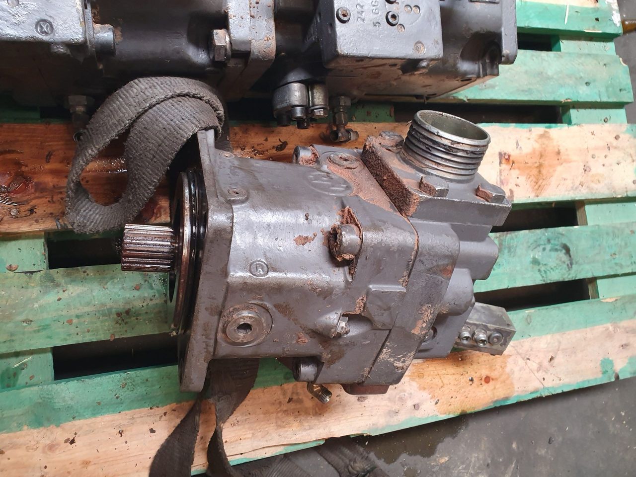 Hydraulic pump VOLVO 9014343531 CSR 2/2007-02