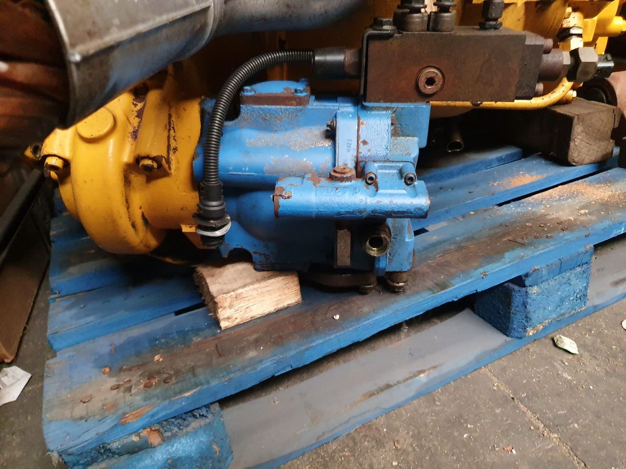 Hydraulic pump VOLVO L90D