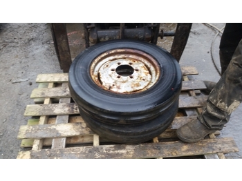 Wheel and tire package