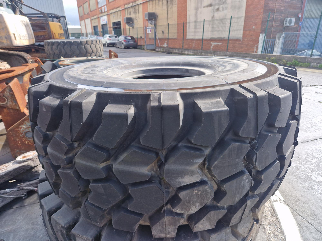 Wheel and tire package MICHELIN 29,5R25 SIN USAR