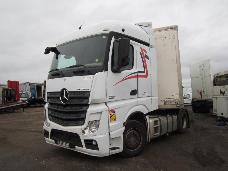 Tractor unit Mercedes Actros 1845