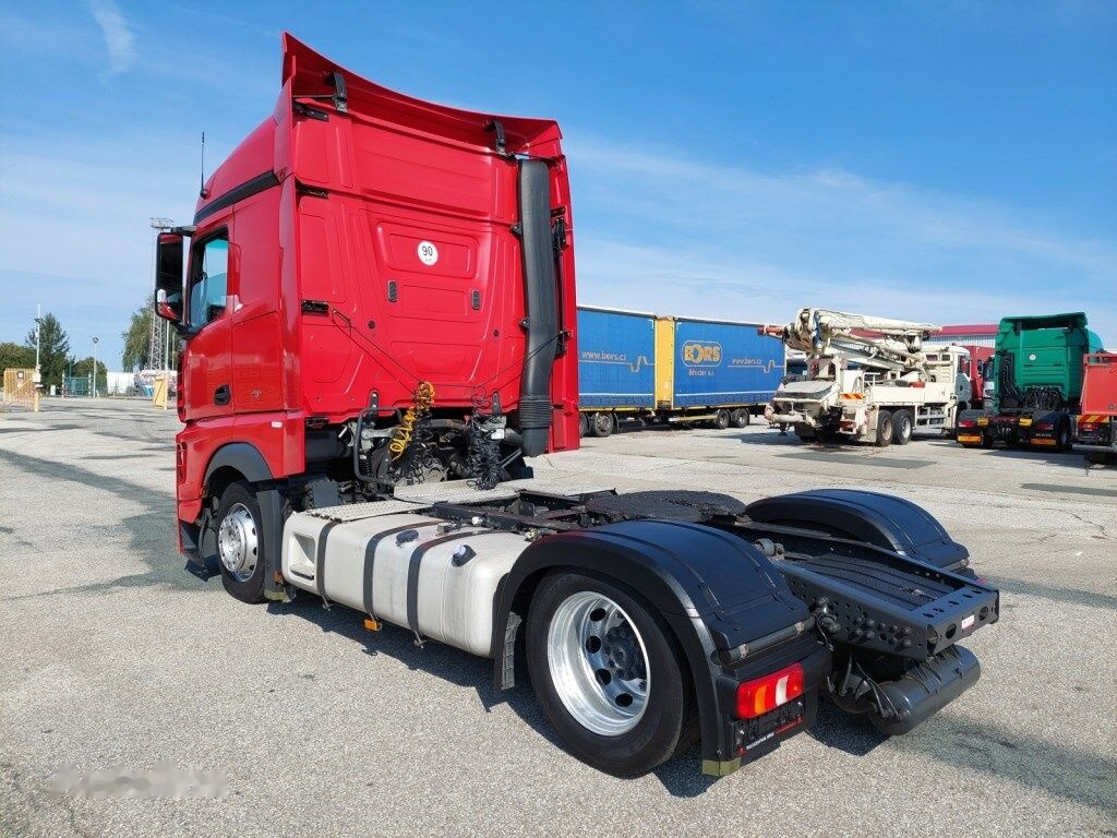 Tractor unit Mercedes-Benz Actros 1845 4x2