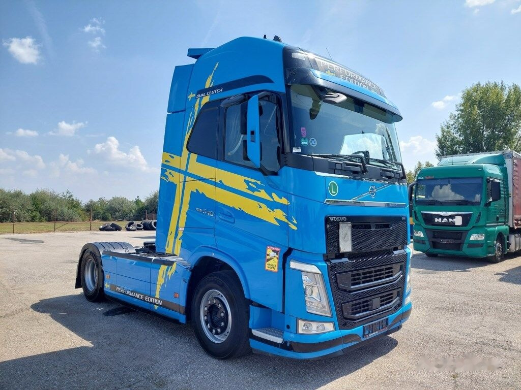 Tractor unit Volvo FH 13 Globetrotter XL 540 4x2