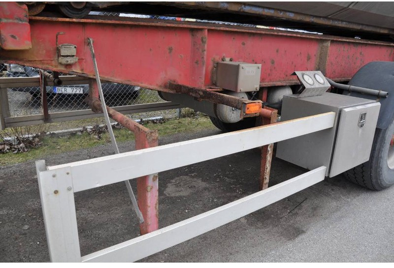 Container transporter/ Swap body trailer SLP 3-8200-KS