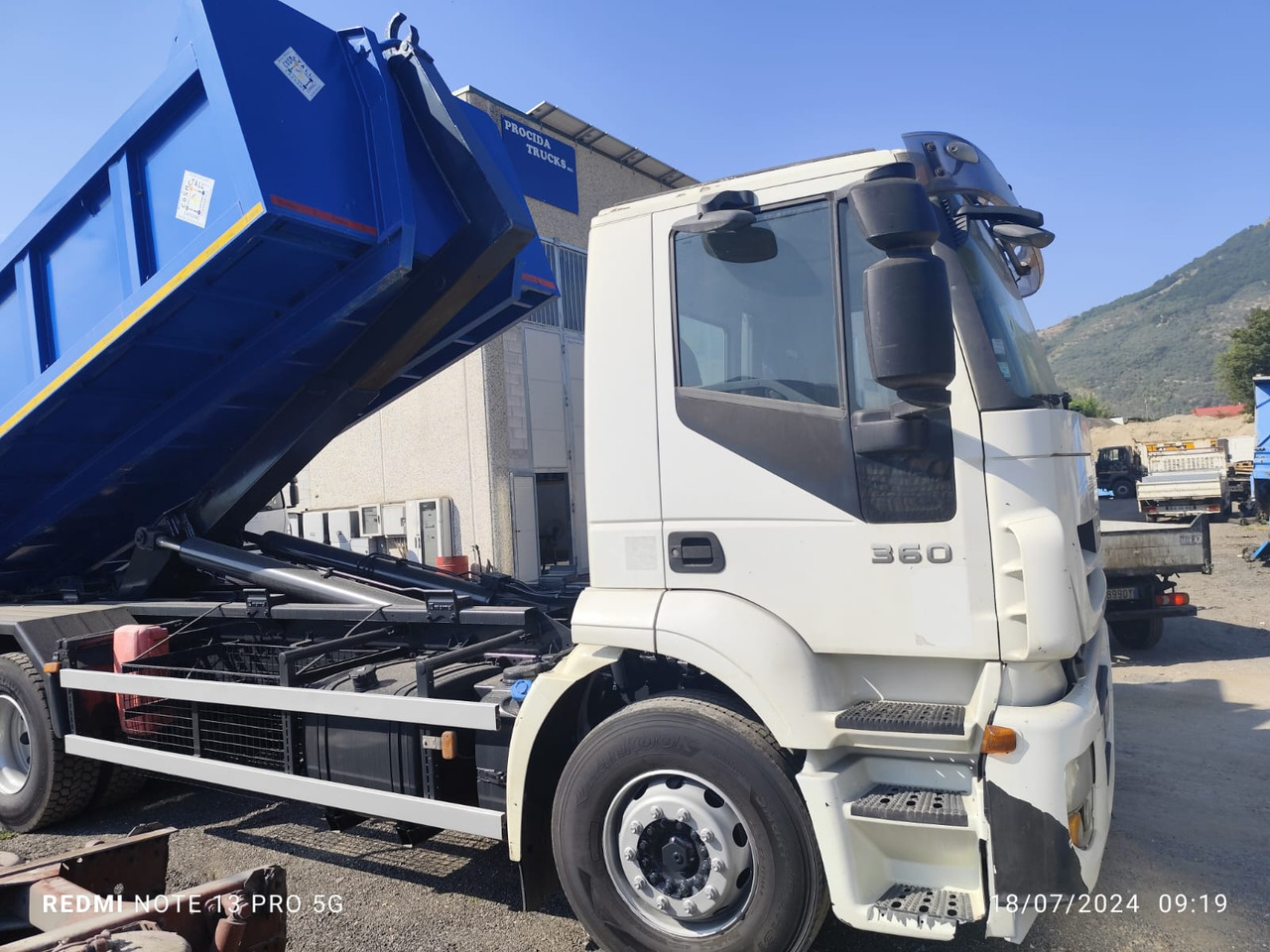 Hook lift truck IVECO STRALIS 260S36