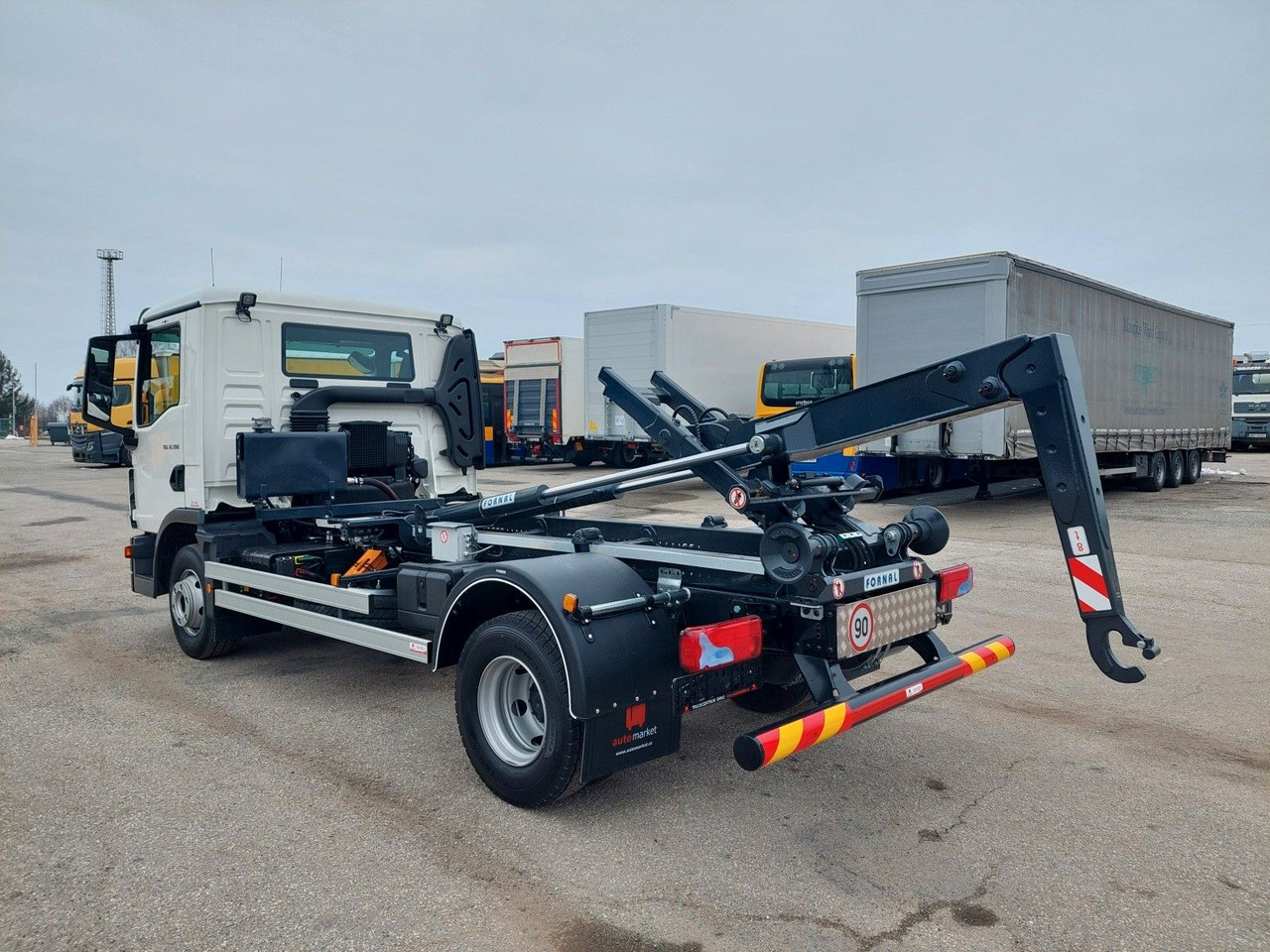 Hook lift truck MAN TG3 TGL 12.190 BB 4x2