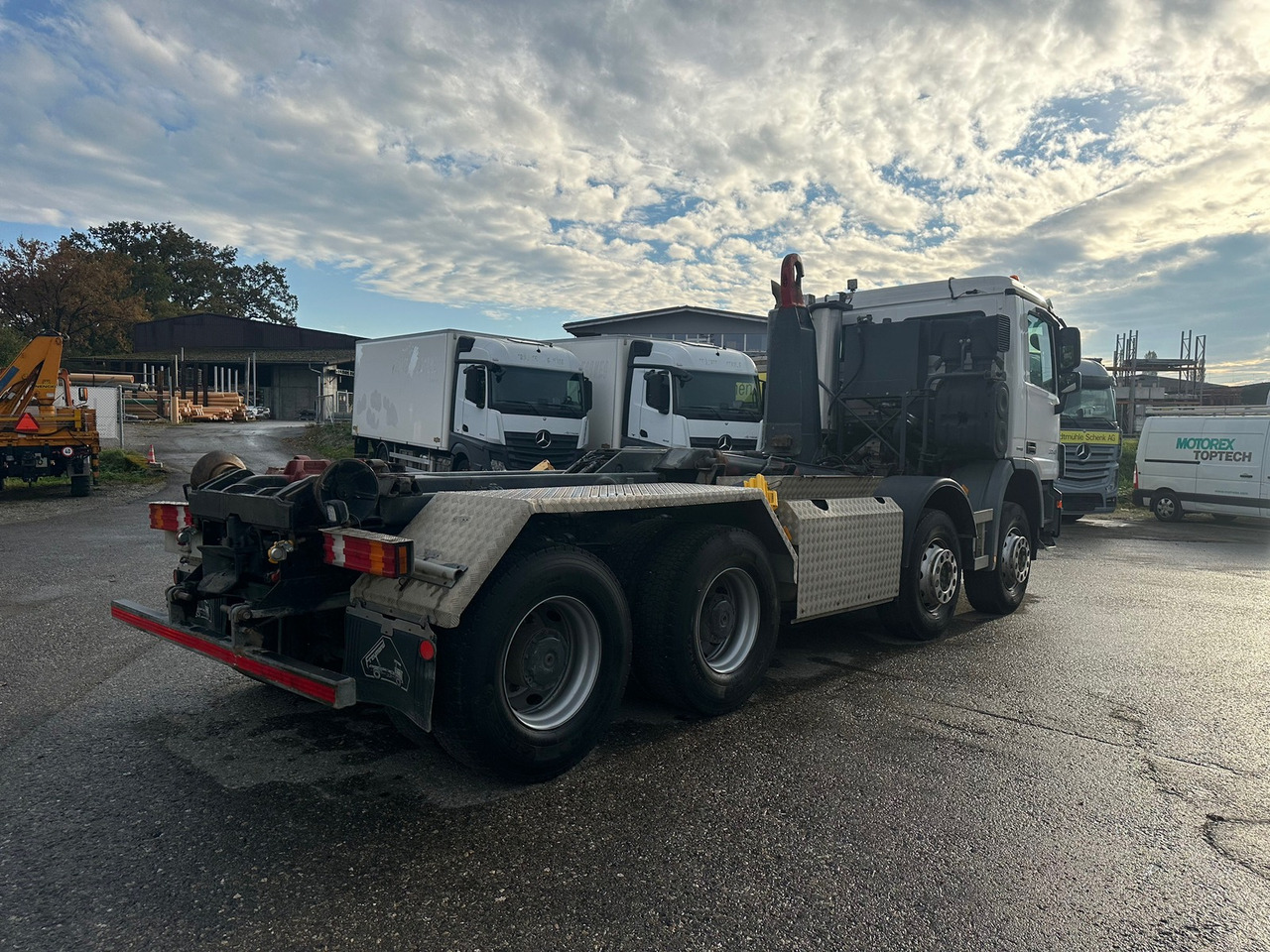 Hook lift truck MERCEDES-BENZ Actros 3248 8x4 Haken