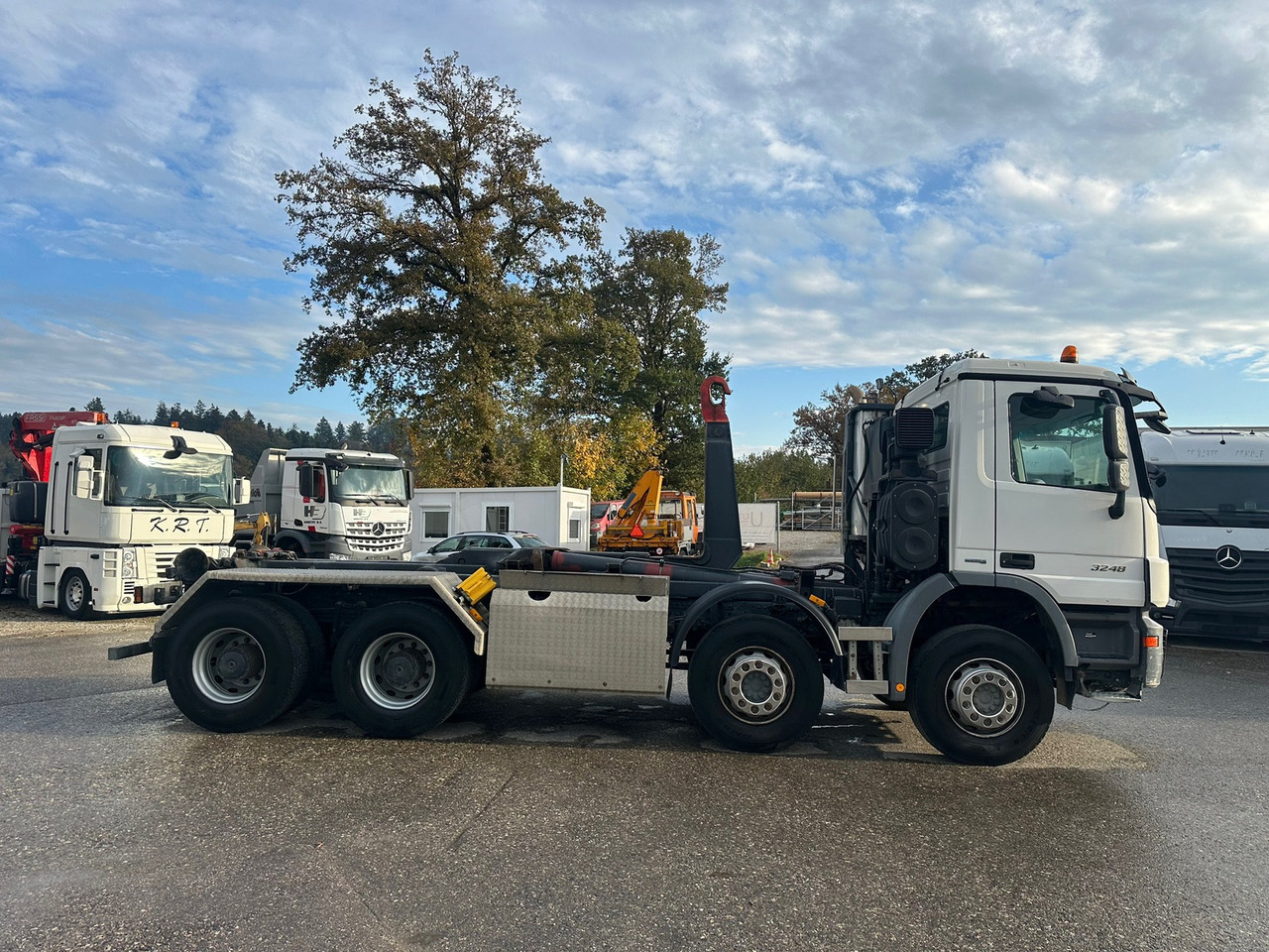 Hook lift truck MERCEDES-BENZ Actros 3248 8x4 Haken