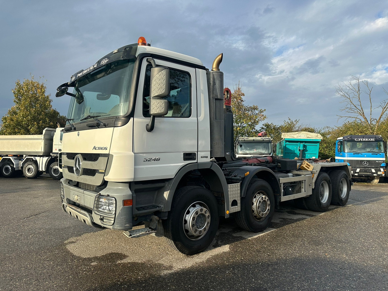 Hook lift truck MERCEDES-BENZ Actros 3248 8x4 Haken