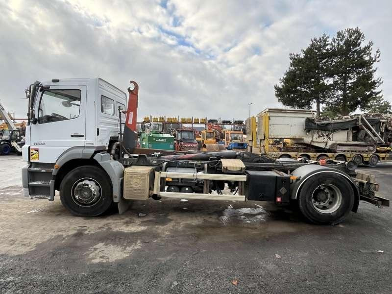 Hook lift truck Mercedes AXOR 1833