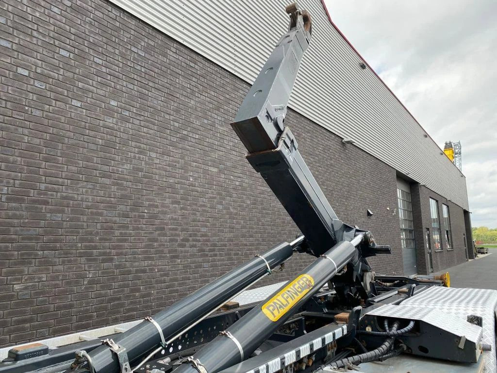 Hook lift truck Scania R450 6X2 + PALFINGER HAAKARMSYSTEEM/ABROLLKIPPER