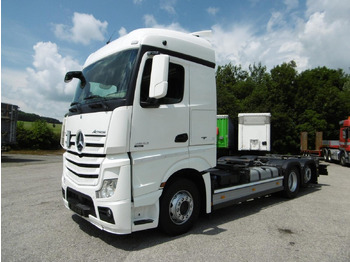 Container transporter/ Swap body truck MERCEDES-BENZ Actros 2542