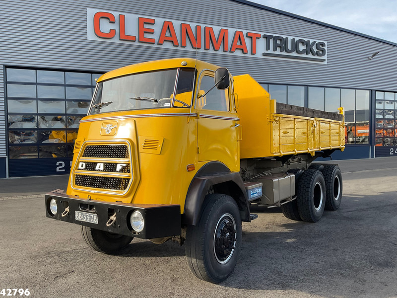 Tipper DAF AZ 1900 DS 420 6x6 Driezijdige kipper "Oldtimer"