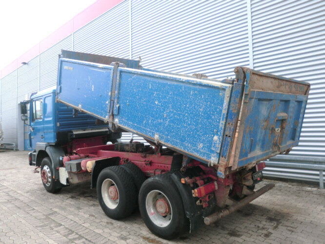 Tipper MAN T39 26.403 6x4 Standheizung/Sitzhzg./Tempomat