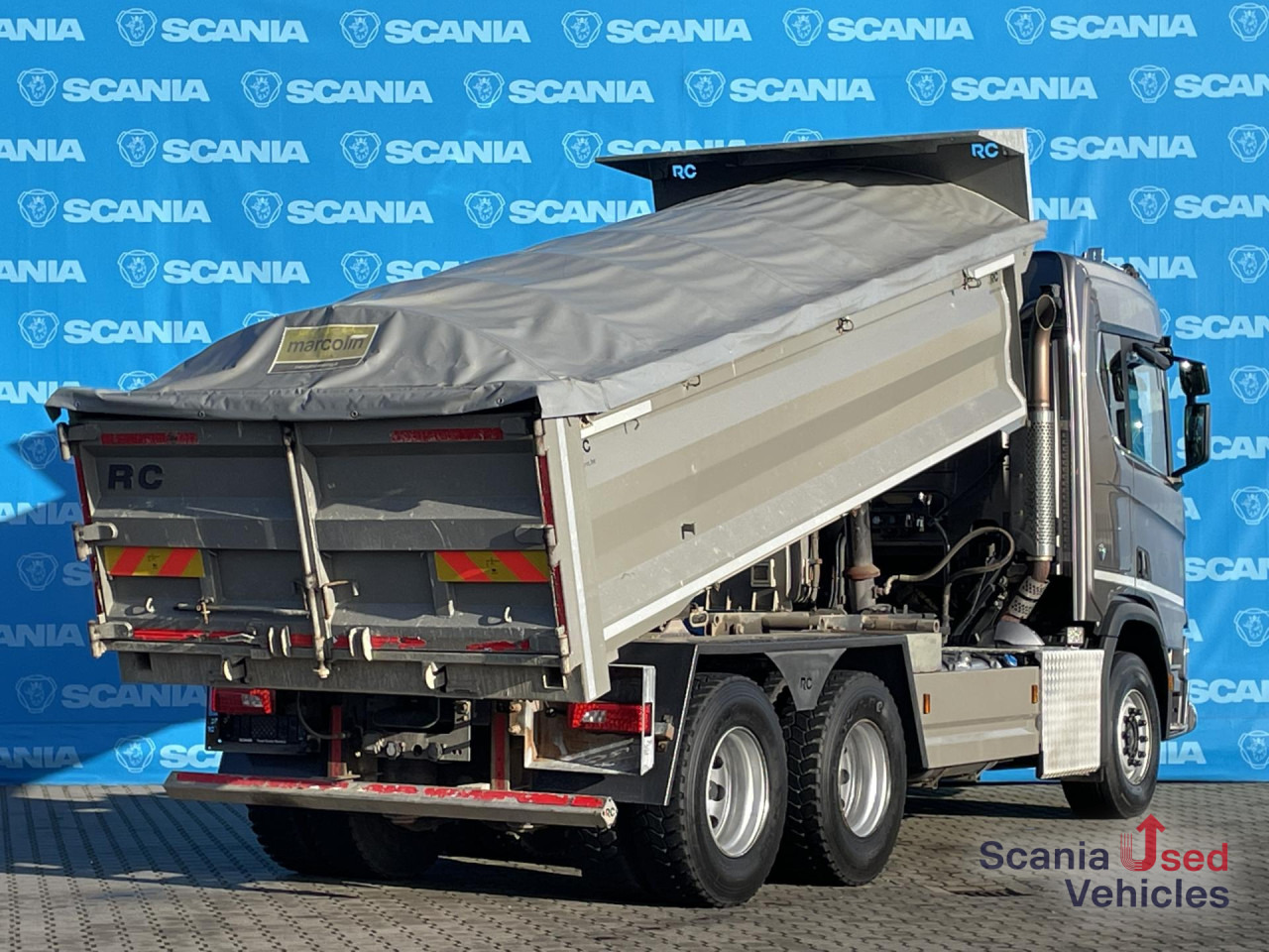 Tipper SCANIA R 660 B6x4HB TIPPER SCHWERLAST SATTELZUG 9T V8