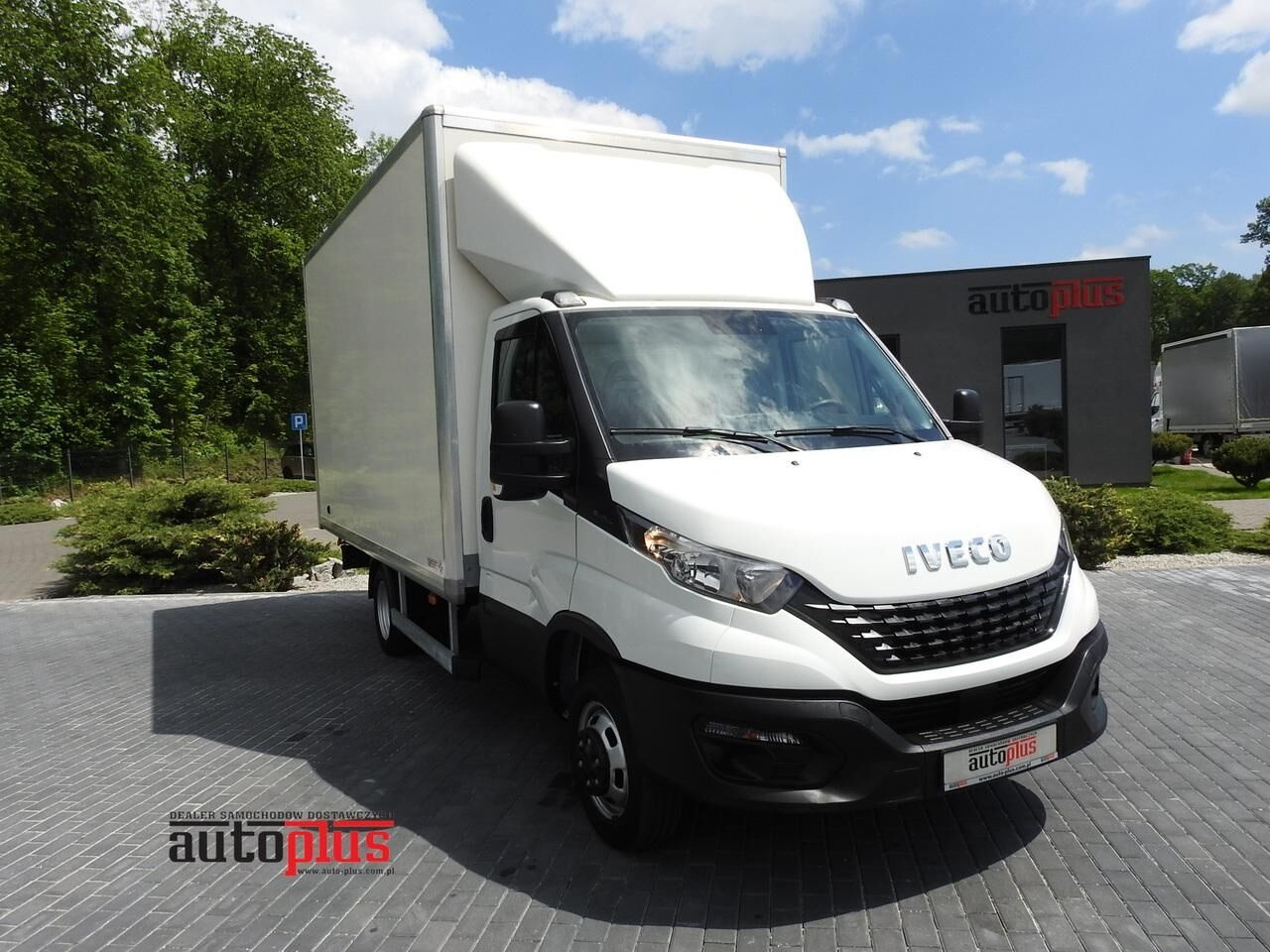 Box van IVECO DAILY 35C14 KONTENER 8 PALET TEMPOMAT KLIMATYZACJA AUTOMAT HI-MA