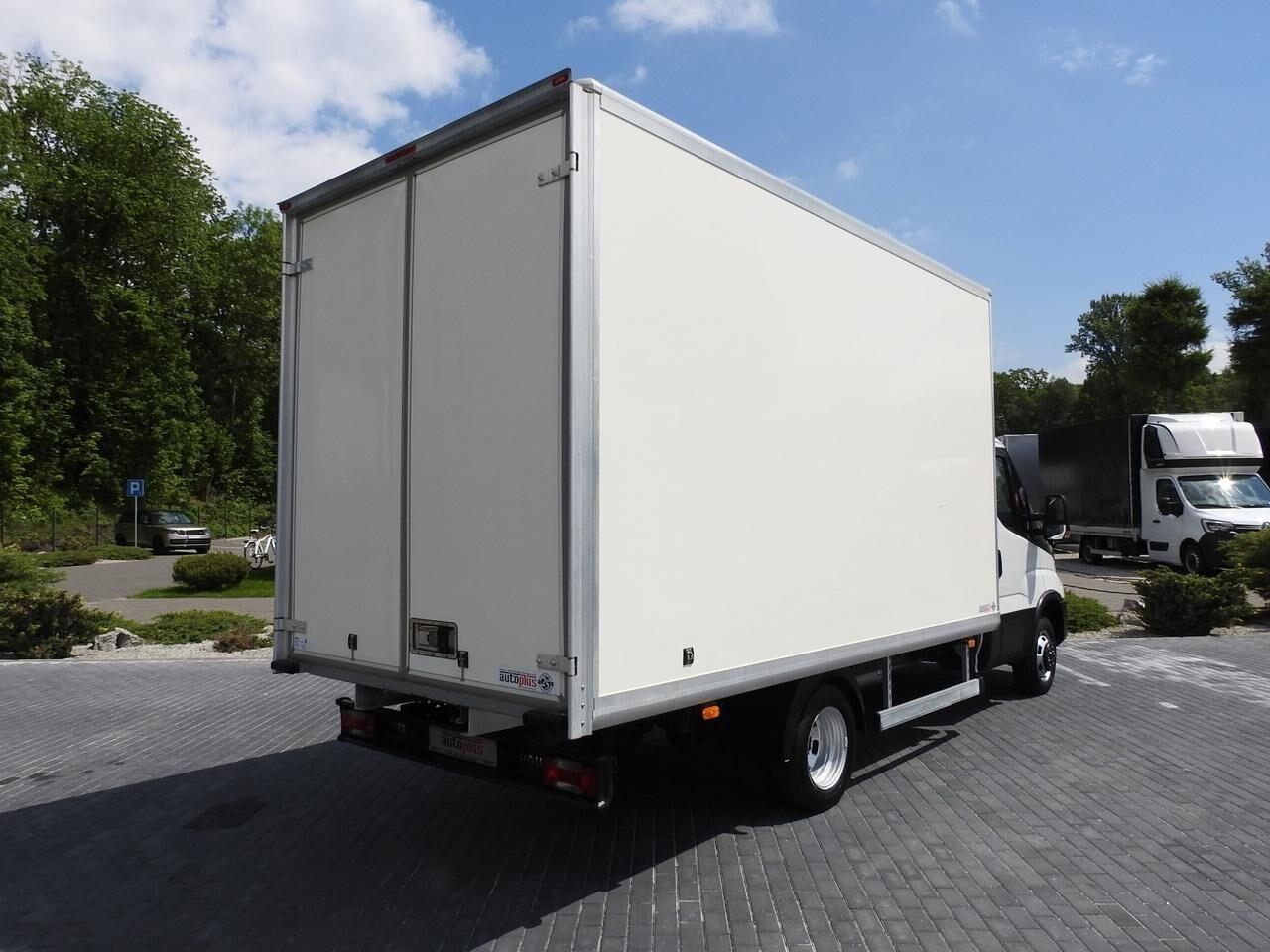 Box van IVECO DAILY 35C14 KONTENER 8 PALET TEMPOMAT KLIMATYZACJA AUTOMAT HI-MA