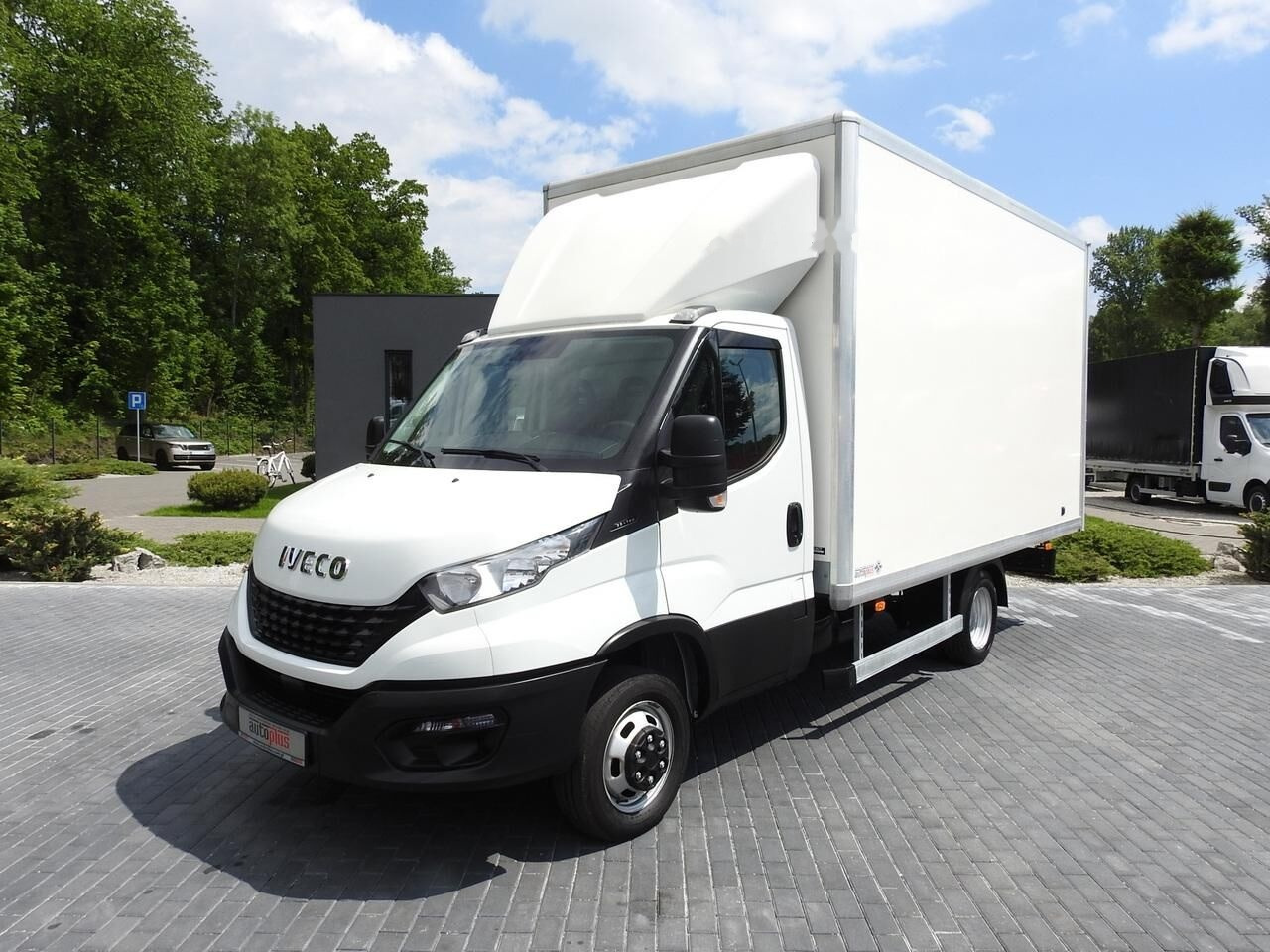 Box van IVECO DAILY 35C14 KONTENER 8 PALET TEMPOMAT KLIMATYZACJA AUTOMAT HI-MA