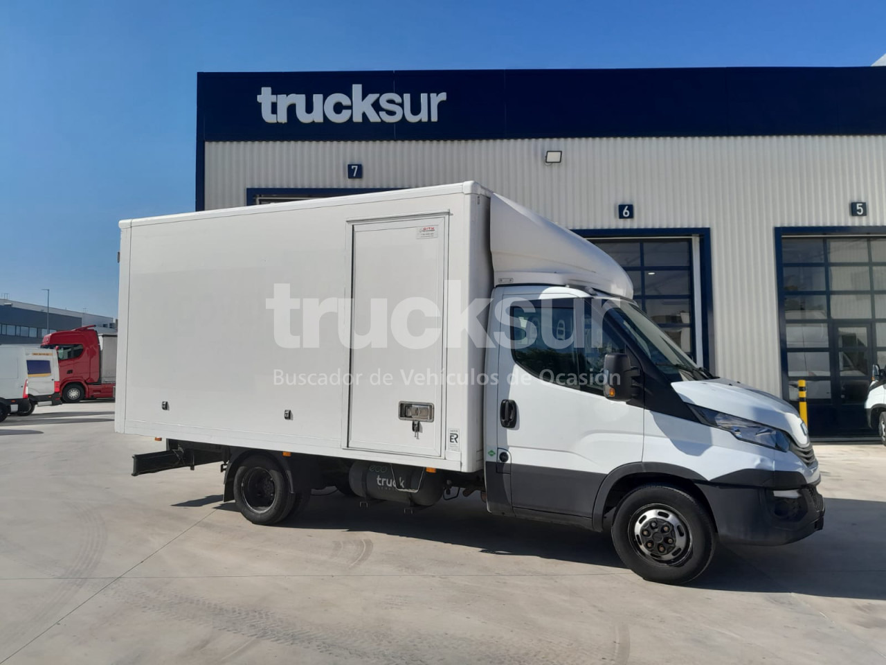 Box van IVECO DAILY 35C16