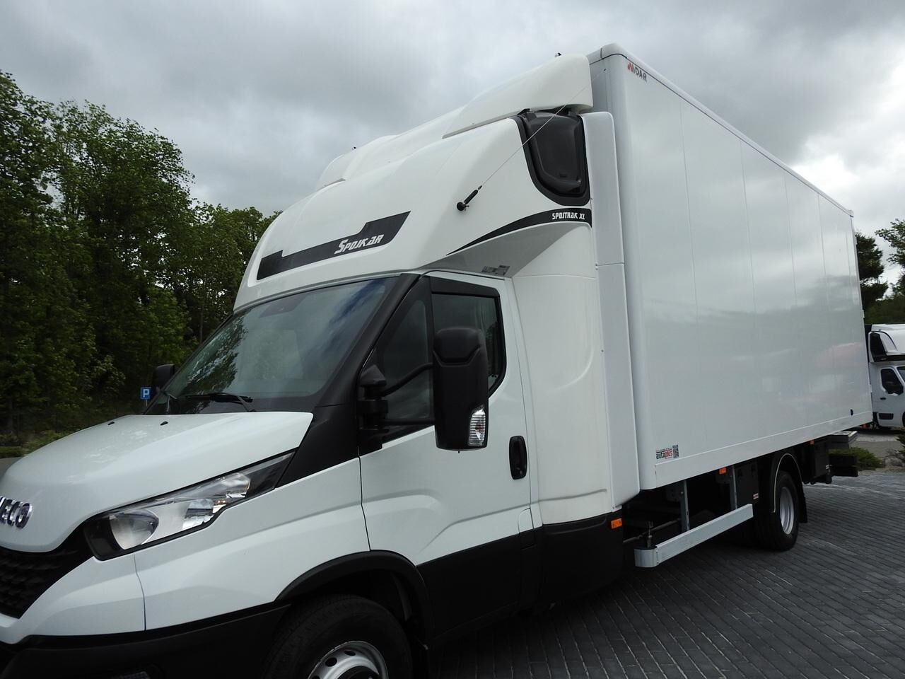 Box van IVECO DAILY 70C18