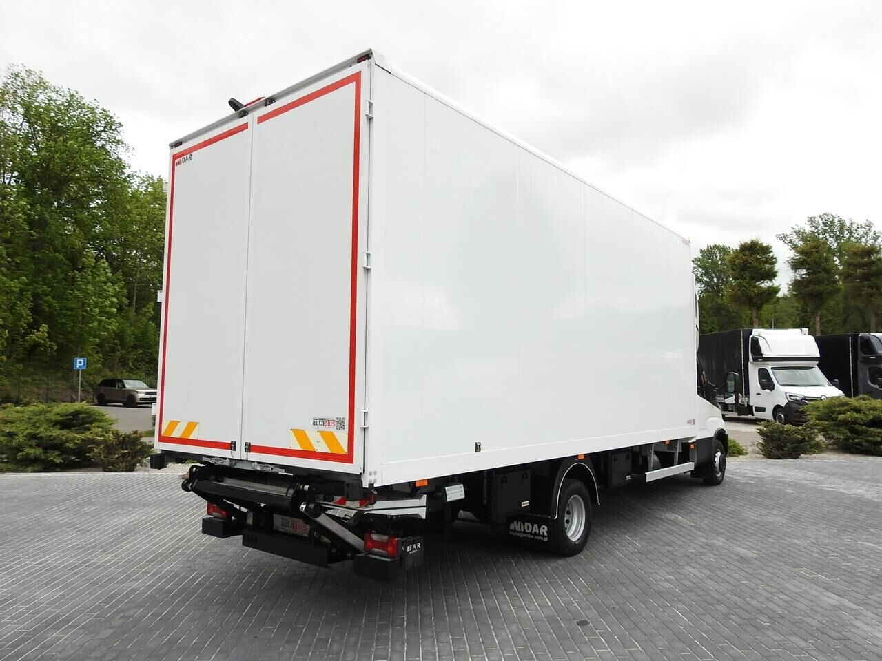 Box van IVECO DAILY 70C18