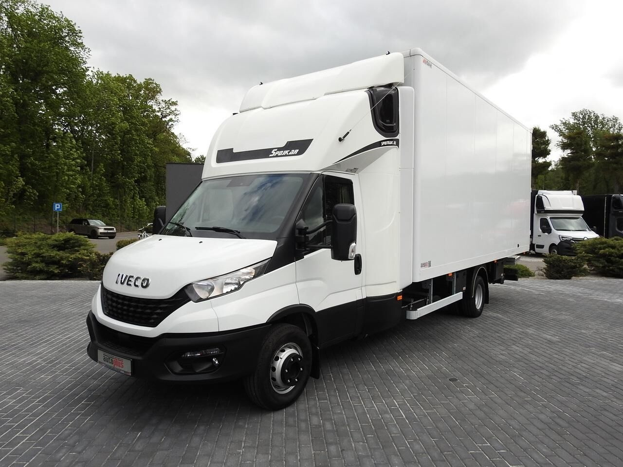 Box van IVECO DAILY 70C18