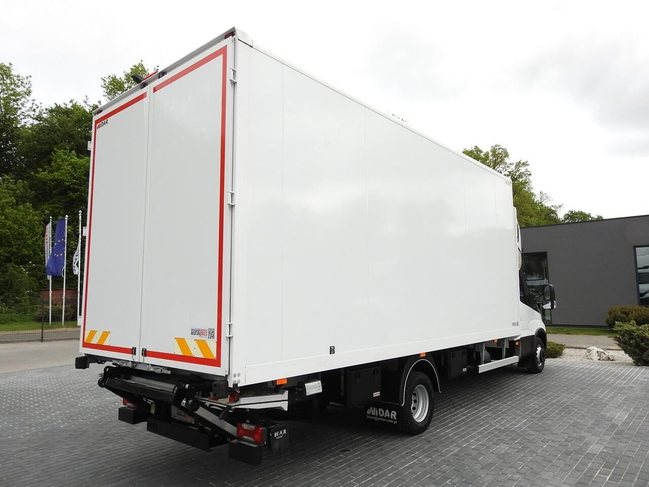 Box van IVECO DAILY 70C18