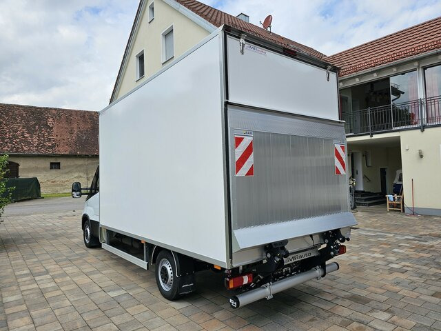 Box van IVECO Daily 35S18A8 3.0 Hi-Matic Koffer LBW 750 LED