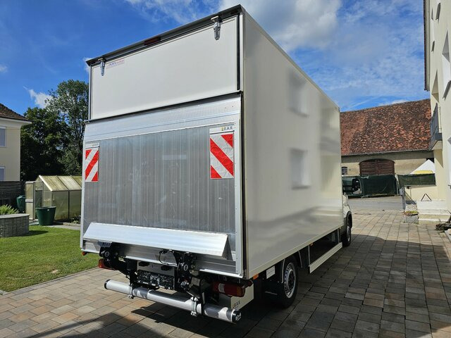 Box van IVECO Daily 35S18A8 3.0 Hi-Matic Koffer LBW BÄR LED