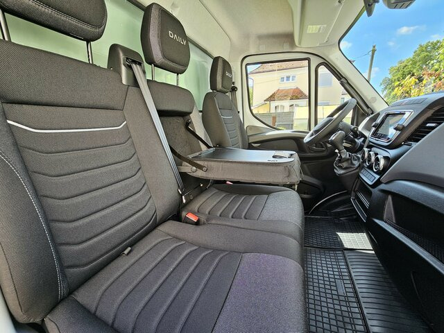 Box van IVECO Daily 35S18A8 3.0 Hi-Matic Koffer LBW BÄR LED