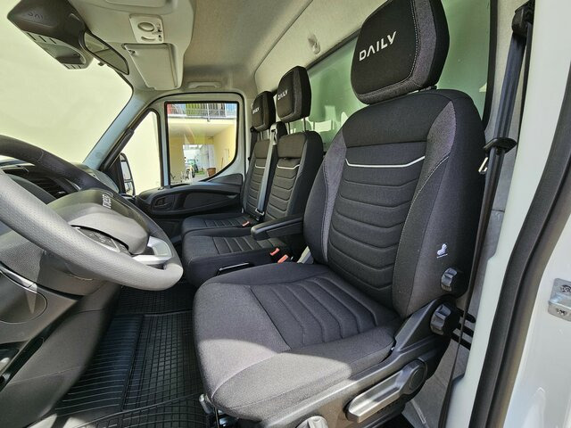 Box van IVECO Daily 35S18A8 3.0 Hi-Matic Koffer LBW BÄR LED