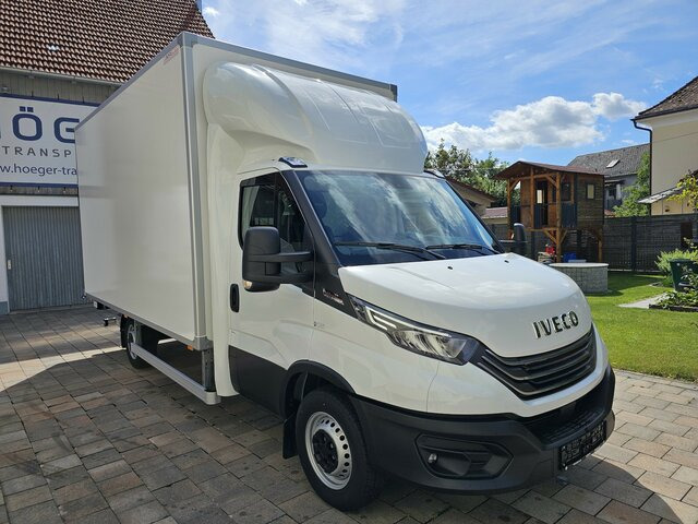 Box van IVECO Daily 35S18A8 3.0 Hi-Matic Koffer LBW BÄR LED