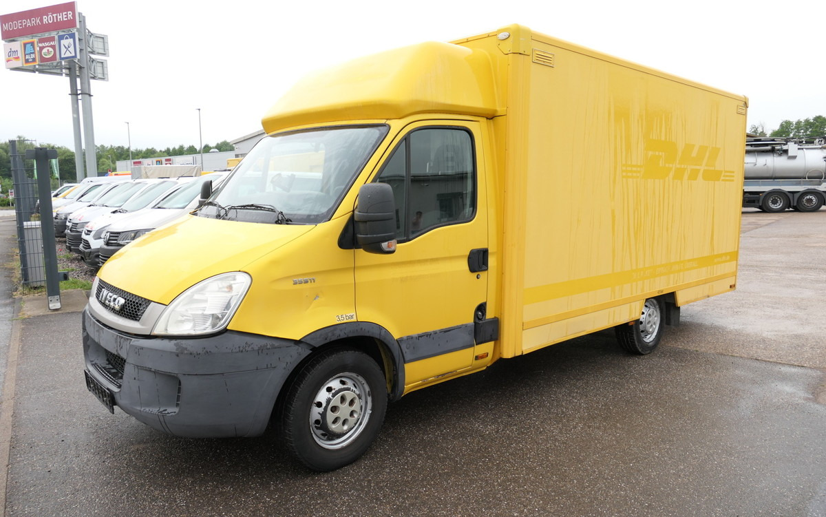 Box van IVECO Daily 35 S11 C30C AUTOMATIK KAMERA MAXI Regale D