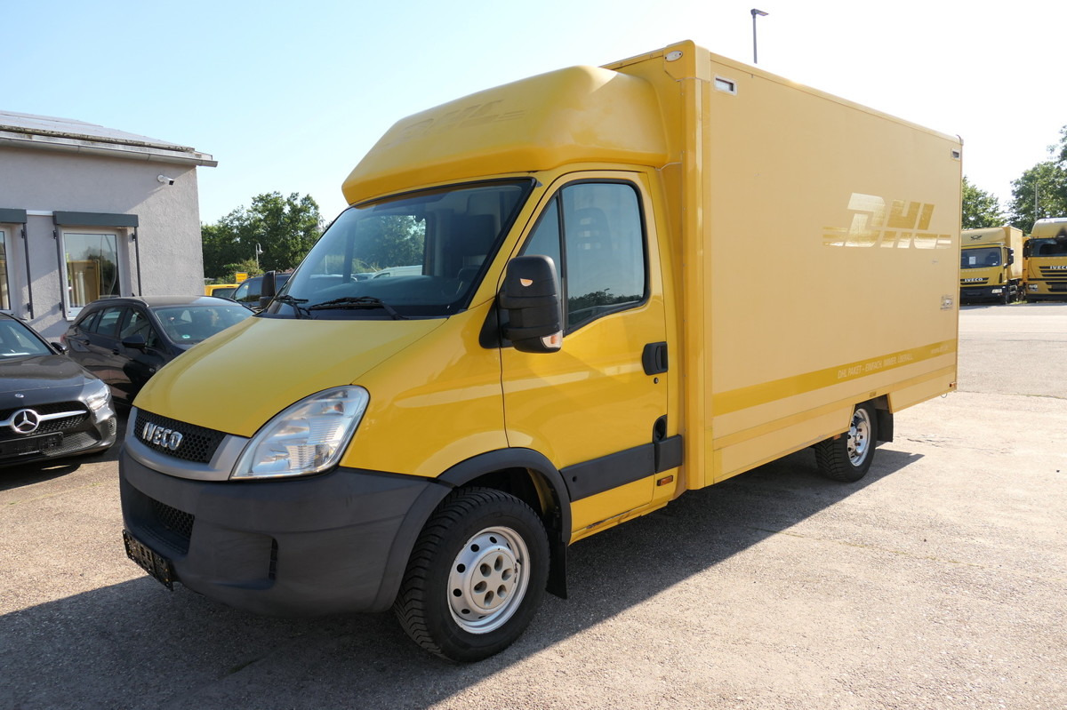 Box van IVECO Daily 35 S11 C30C AUTOMATIK KAMERA MAXI Regale D