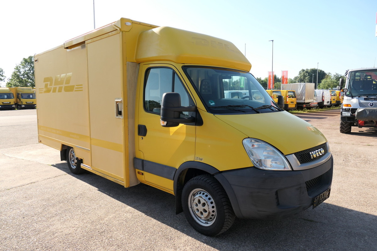 Box van IVECO Daily 35 S11 C30C AUTOMATIK KAMERA MAXI Regale D