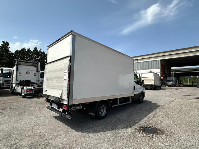 Box van Iveco 35C16