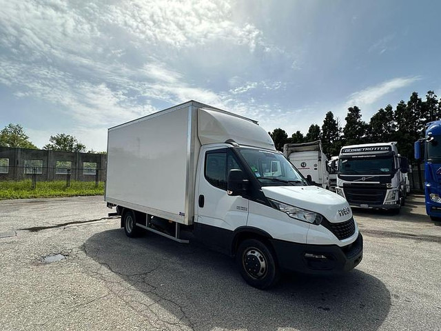 Box van Iveco 35C16