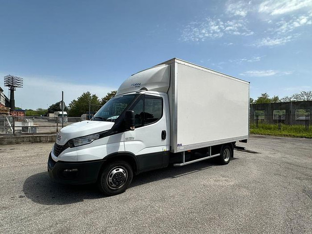 Box van Iveco 35C16