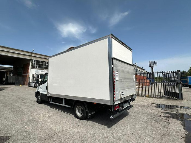 Box van Iveco 35C16