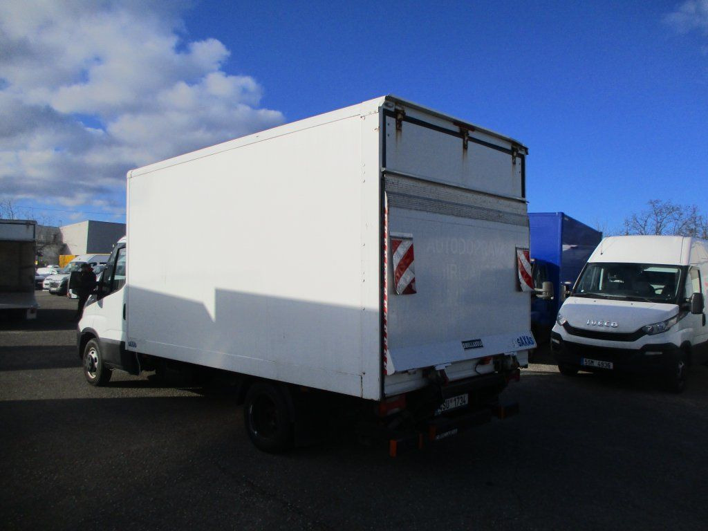 Box van Iveco Daily 35C15