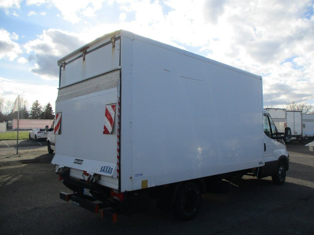 Box van Iveco Daily 35C15